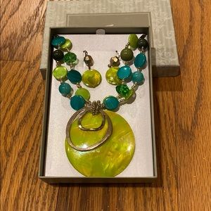 Necklace and earring set